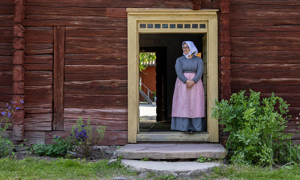 MiDSOMMAR.jpg